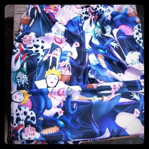 Gorgeous shiny disney villains leggings